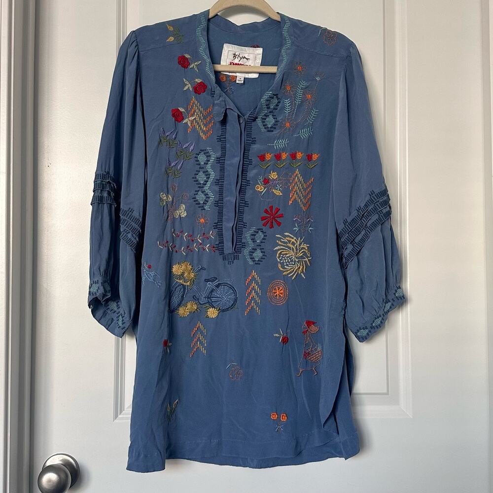 Johnny Was Biya Carden Tunic 100% Silk Sz M Embroidered Blue 3/4 Sleeves Boho
